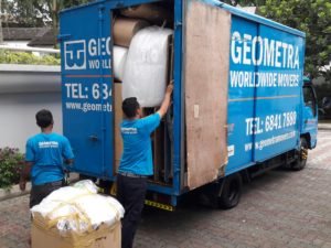 Moving truck